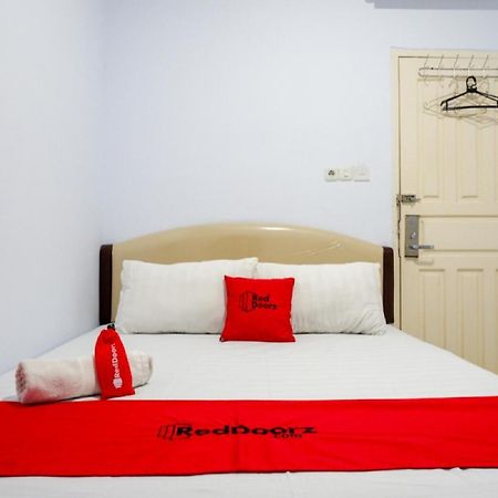 Reddoorz @ Hotel Bravo Pantai Kamali Bau Bau Baubau Exterior foto