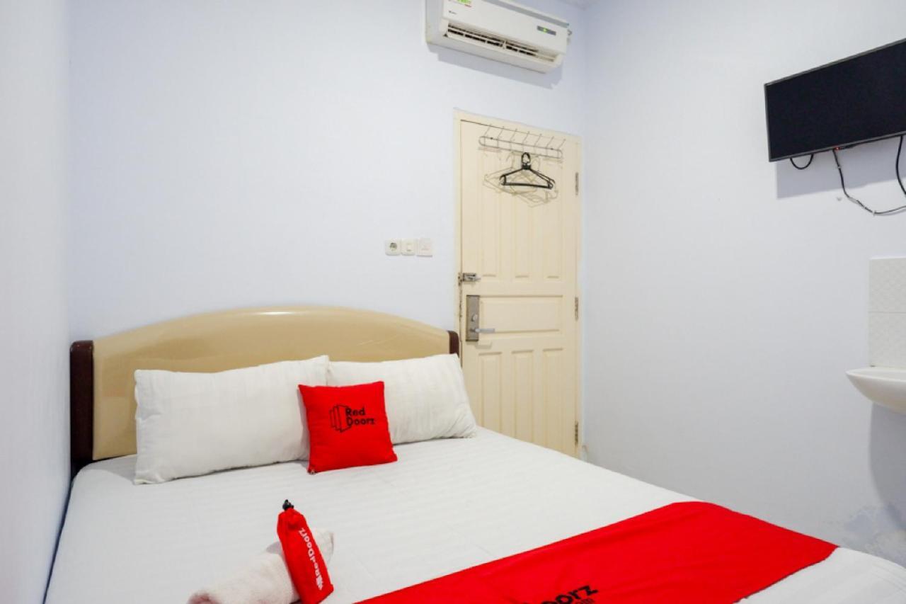 Reddoorz @ Hotel Bravo Pantai Kamali Bau Bau Baubau Exterior foto