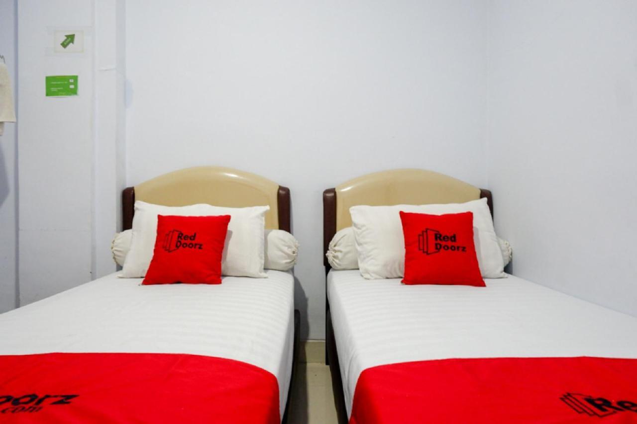 Reddoorz @ Hotel Bravo Pantai Kamali Bau Bau Baubau Exterior foto